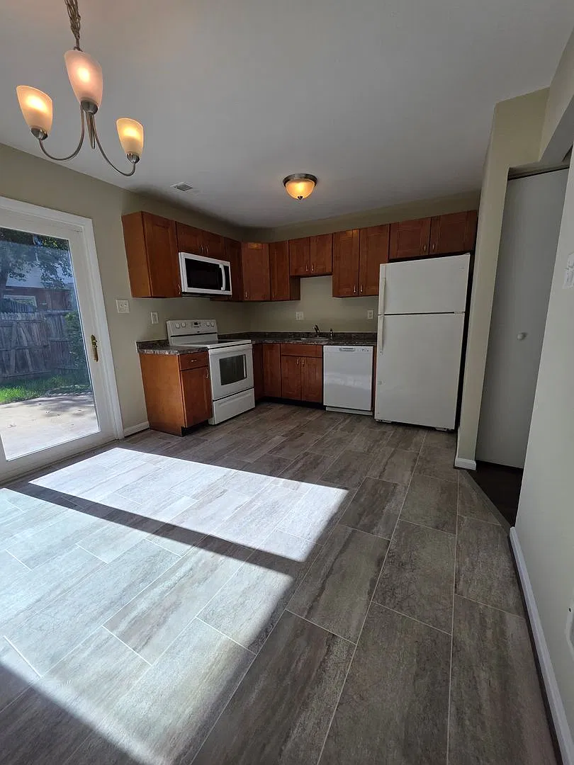 Charming 2-Bedroom Townhome in the Heart of Waldorf Comfort, Style & Convenience! — Photo 4