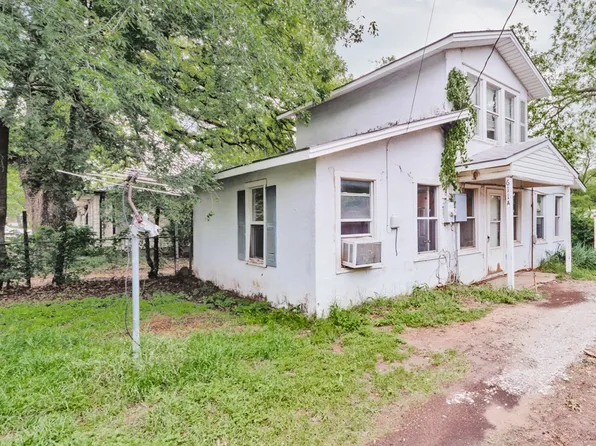 611 Cherry St APT A, Bowie, TX 76230