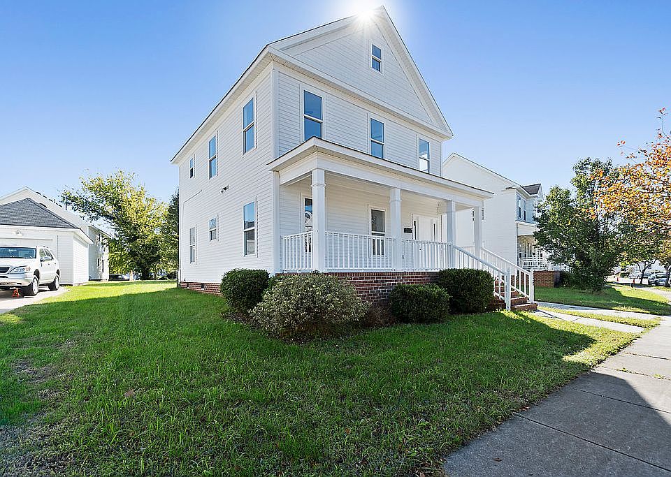 1st image of 828 Maltby Cres