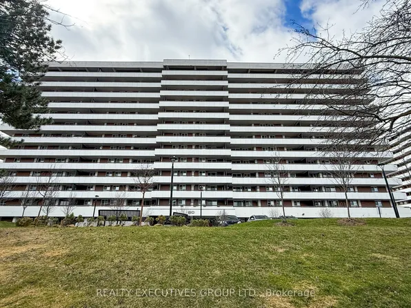 80 Inverlochy Blvd #701, Markham, ON L3T 4P3
