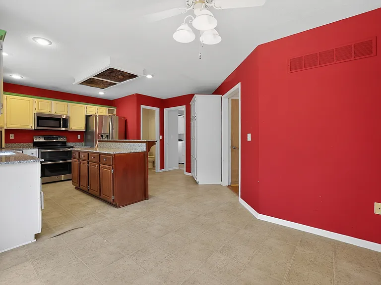 2810 Gill Ave — Photo 16