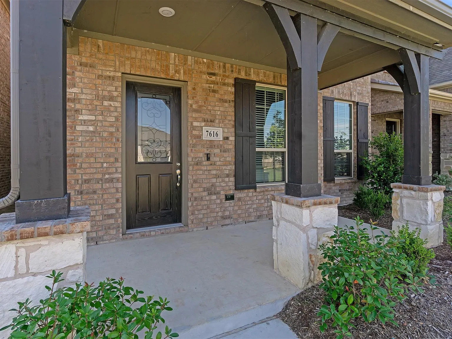 3 bed, 2.5 bath, 2297 sqft, $2,750 — Photo 4