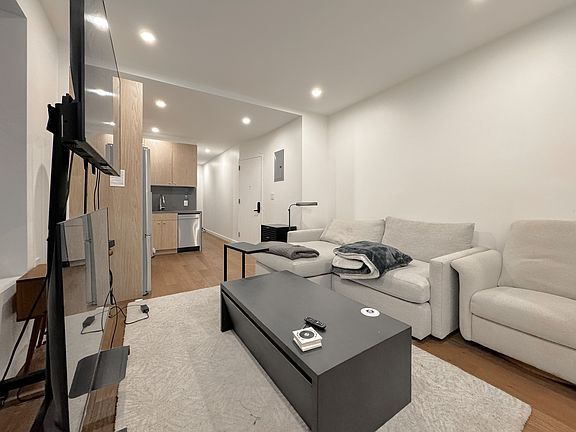 2nd image of 142 W 4th St APT 5