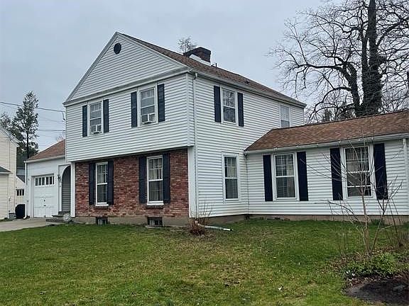 4th image of 36 Crary Ave