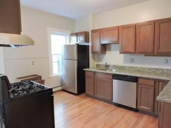 30 Portsmouth St #2, Cambridge, MA 02141