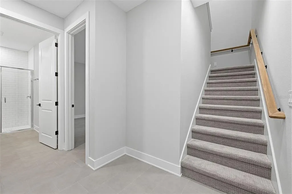 4 bed, 4.5 bath, 2480 sqft, $5,500 — Photo 2