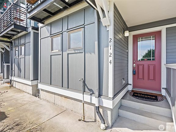 4th image of 2124 Yakima Avenue #205