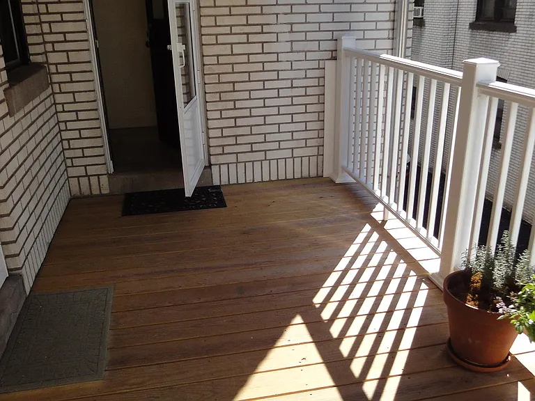 12 Robin Rd — Photo 4