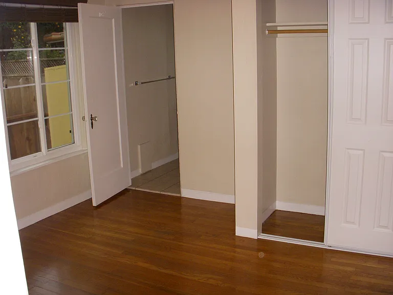 235 Alameda Ave — Photo 4