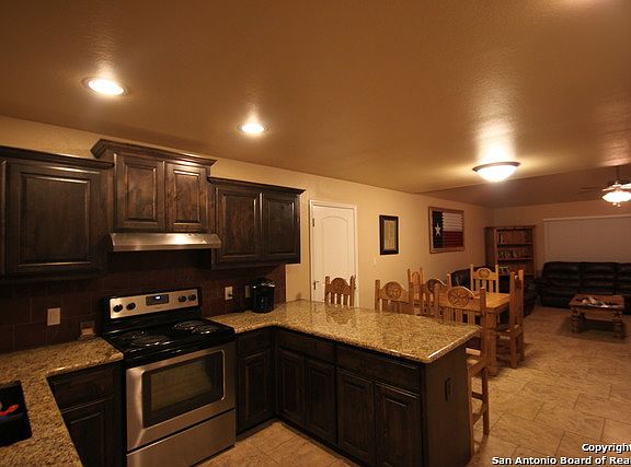 5th image of 16822 Delana Ave