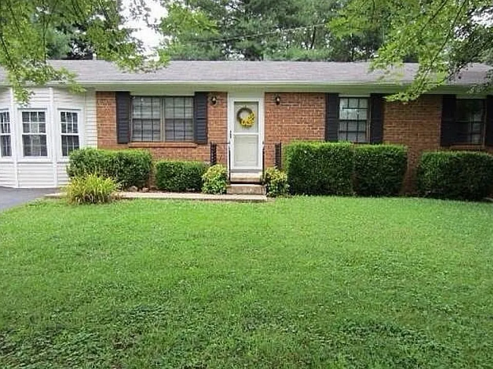806 Shawnee Way