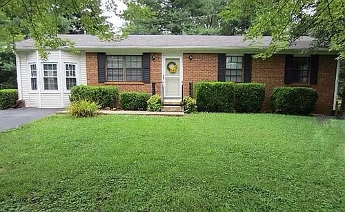 806 Shawnee Way Photo 1