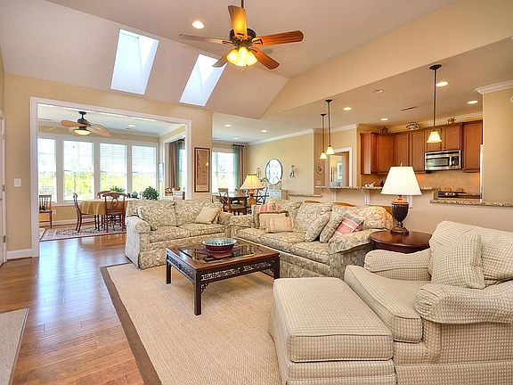 4th image of 3211 Sea Grass Ct