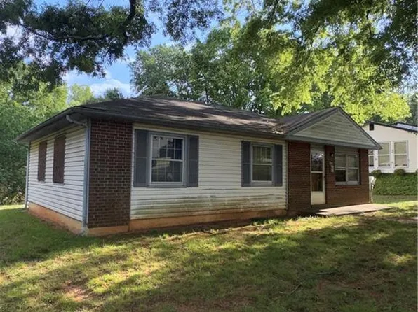 4110 Orchid Dr, Winston Salem, NC 27105