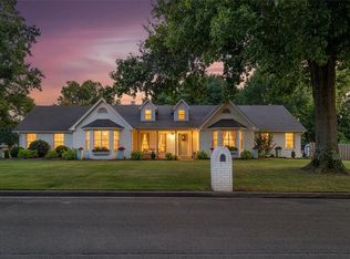 5400 W Dogwood St, Rogers, AR 72758