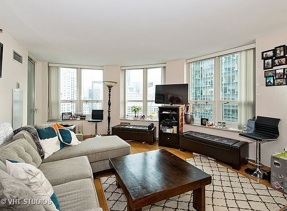3rd image of 345 N La Salle Dr APT 3405