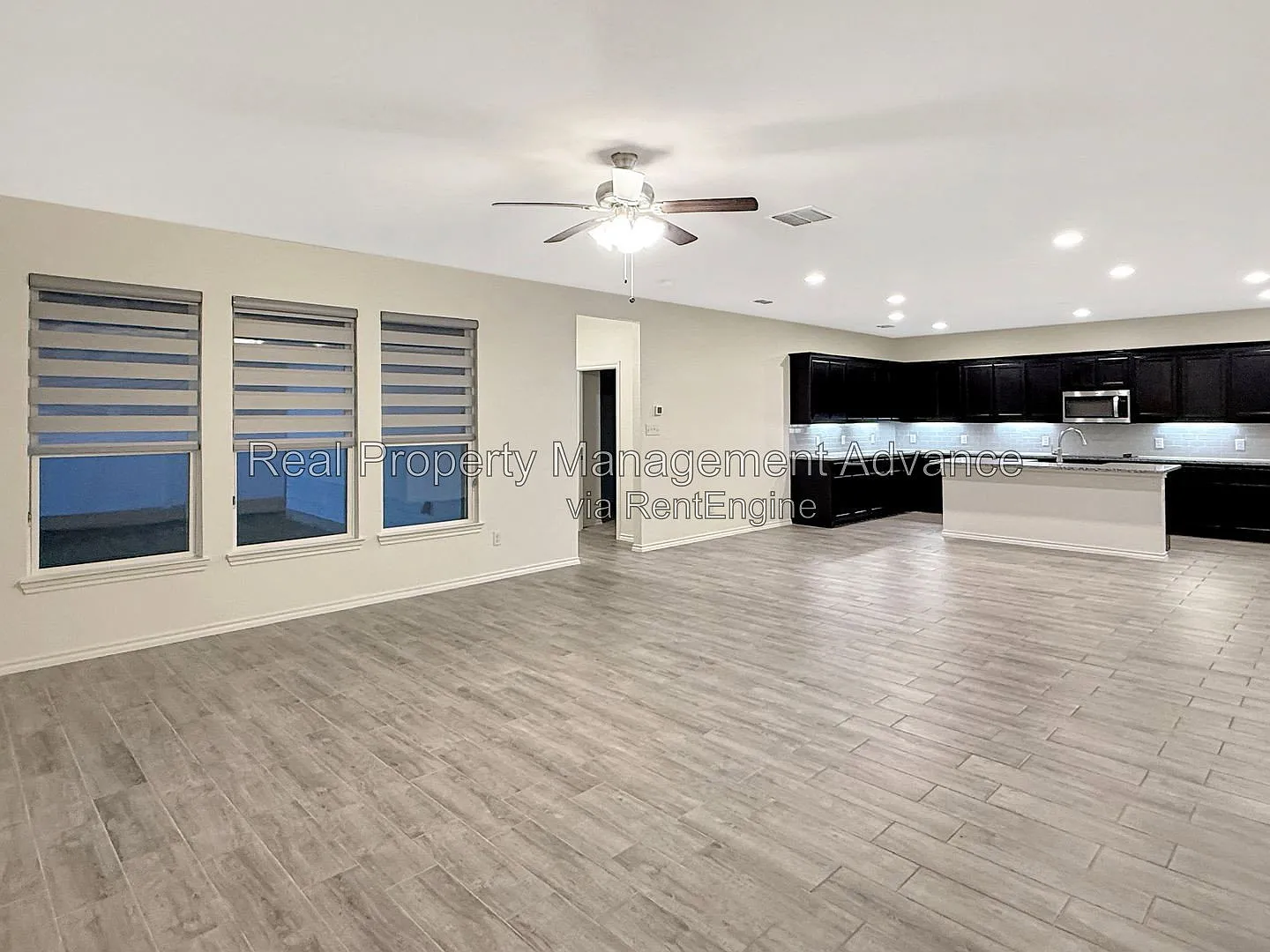 4 bed, 3.0 bath, 2800 sqft, $2,495 — Photo 4