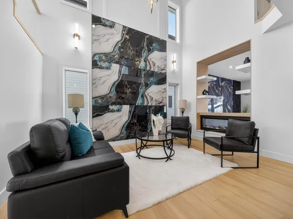 9907 68th St NW, Edmonton, AB T6A 2S6