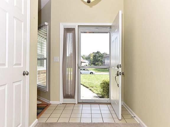 3rd image of 21 Elmwood Ct