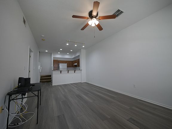3rd image of 100 Colibri Way APT 106