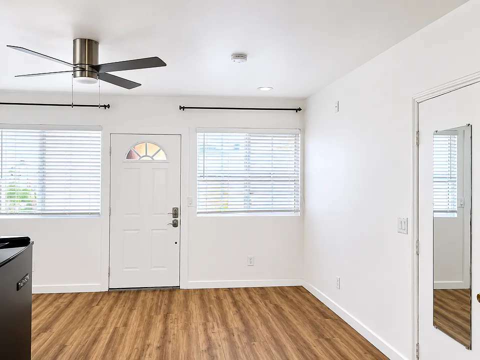 Skyline Dr