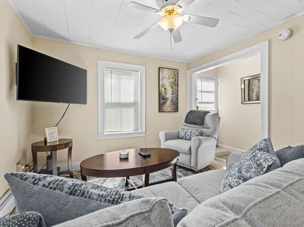 9 Lafountain St #11, Burlington, VT 05401