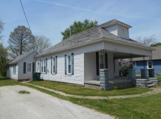 1210 Division St, Charleston, IL 61920