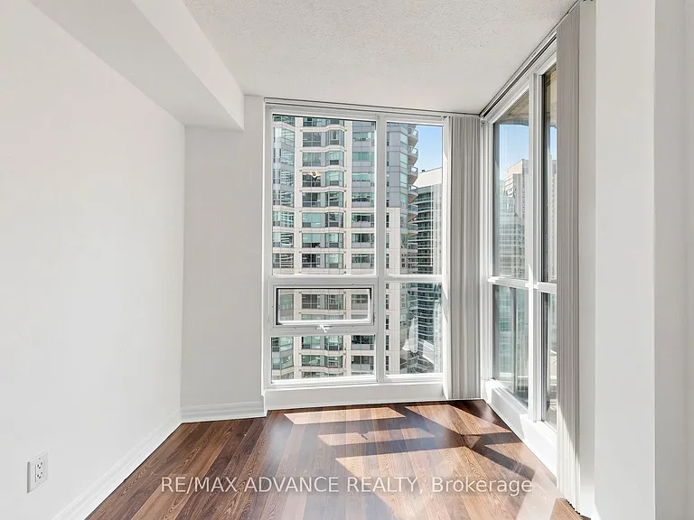 12 Yonge St #1805 — Photo 27
