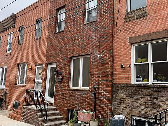 2nd image of 2310 S Rosewood St