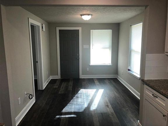 3rd image of 1629 Ross Ave