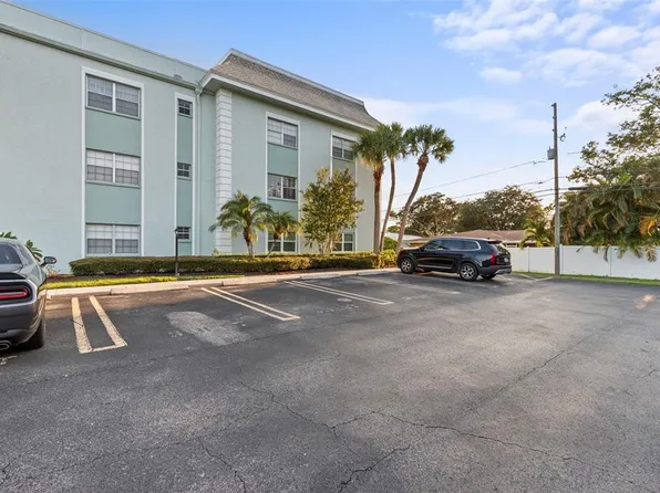 1706 BELLEAIR FOREST DRIVE #114, BELLEAIR, FL 33756
