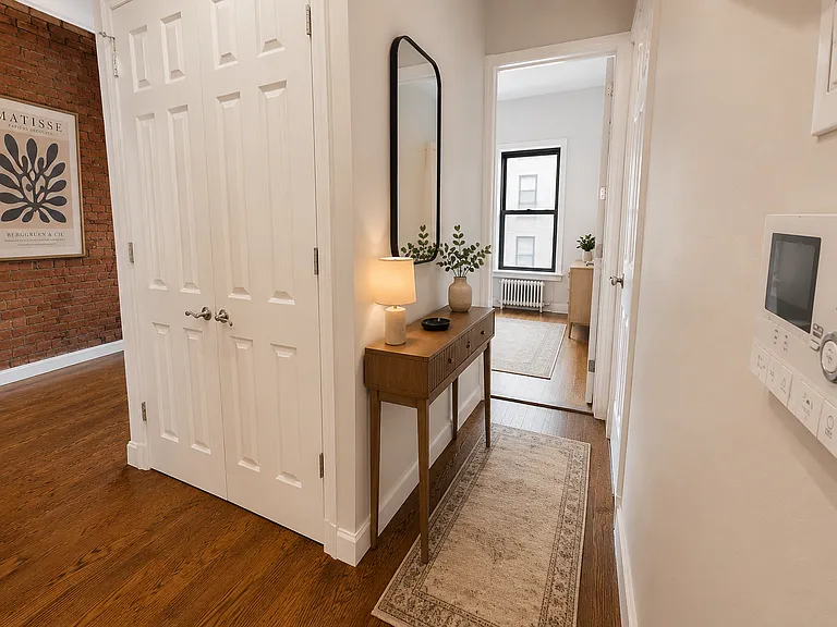 239 W 14th St #4A — Photo 4