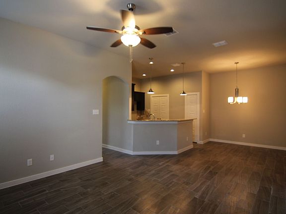3rd image of 521 Creekside Frst
