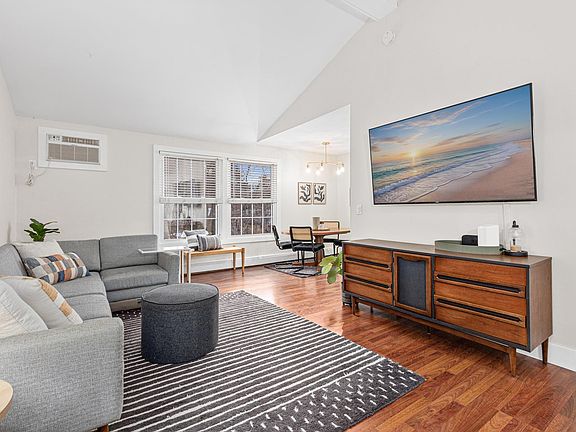 4th image of 4542 Cedar Lake Rd S APT 7