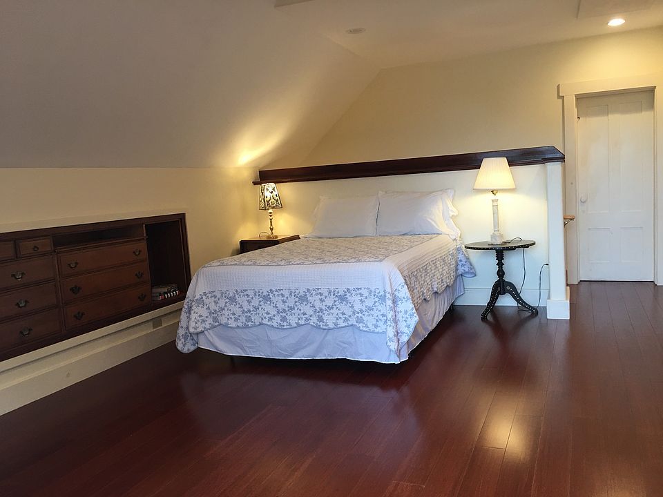 10 Laurel St Rockland ME Zillow