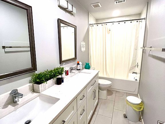 4th image of 3920 San Mateo Dr #M