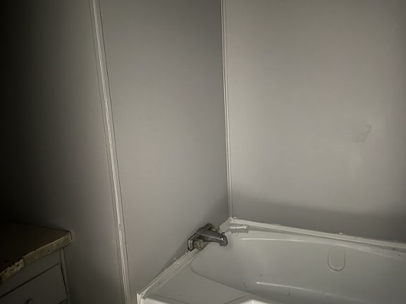 2nd image of 105 Shannon St