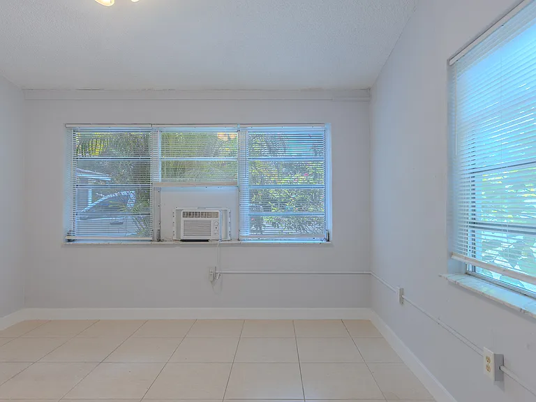 5824 McKinley St #2 — Photo 14