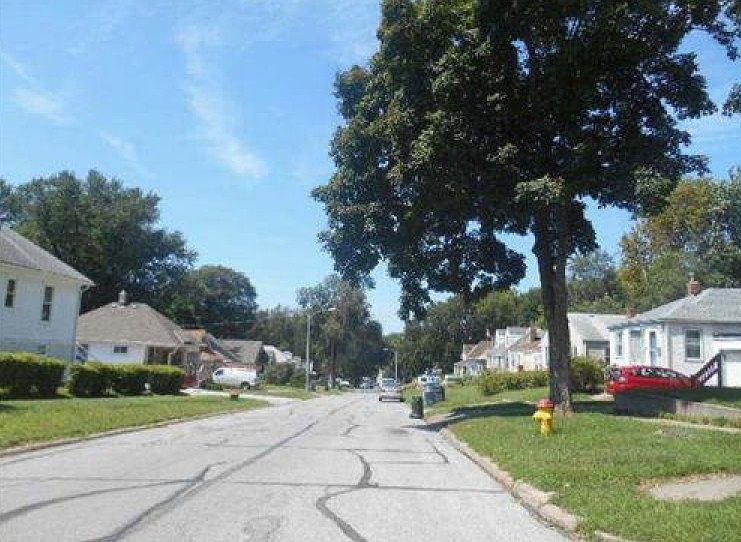 2nd image of 6532 Spencer St