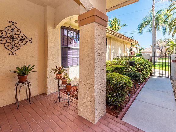 4th image of 4149 NW 6th St