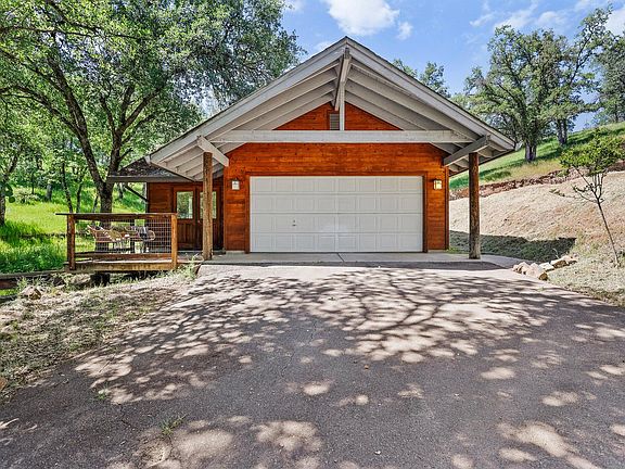 3rd image of 10622 Petunia Ln