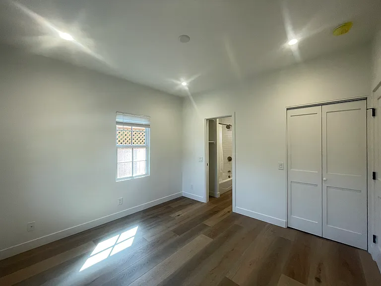 220 W Arrellaga St — Photo 8