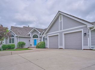 13791 Bay Hill Ct, Clive, IA 50325