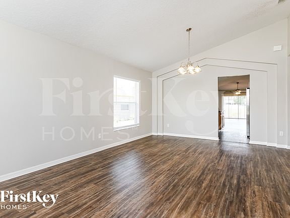 4th image of 3083 Eagle Crossing Dr