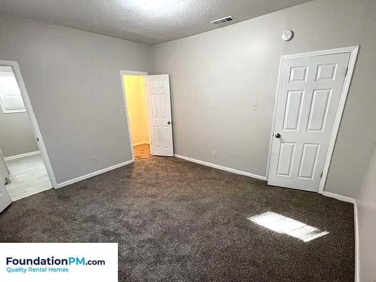 735 Roanoke Ave — Photo 7