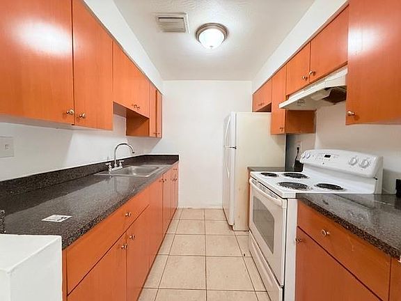 5th image of 2625 NW 68th Ave