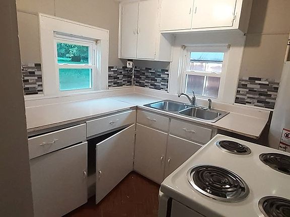 4th image of 499 Plum St