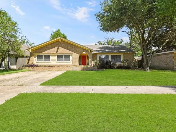 15911 Mill Point Dr, Houston, TX 77059