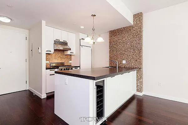 Rented by Town Residential | media 9