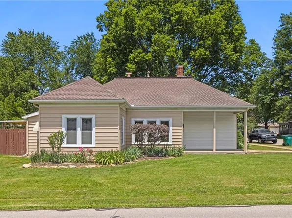 408 S Elm St, Louisburg, KS 66053